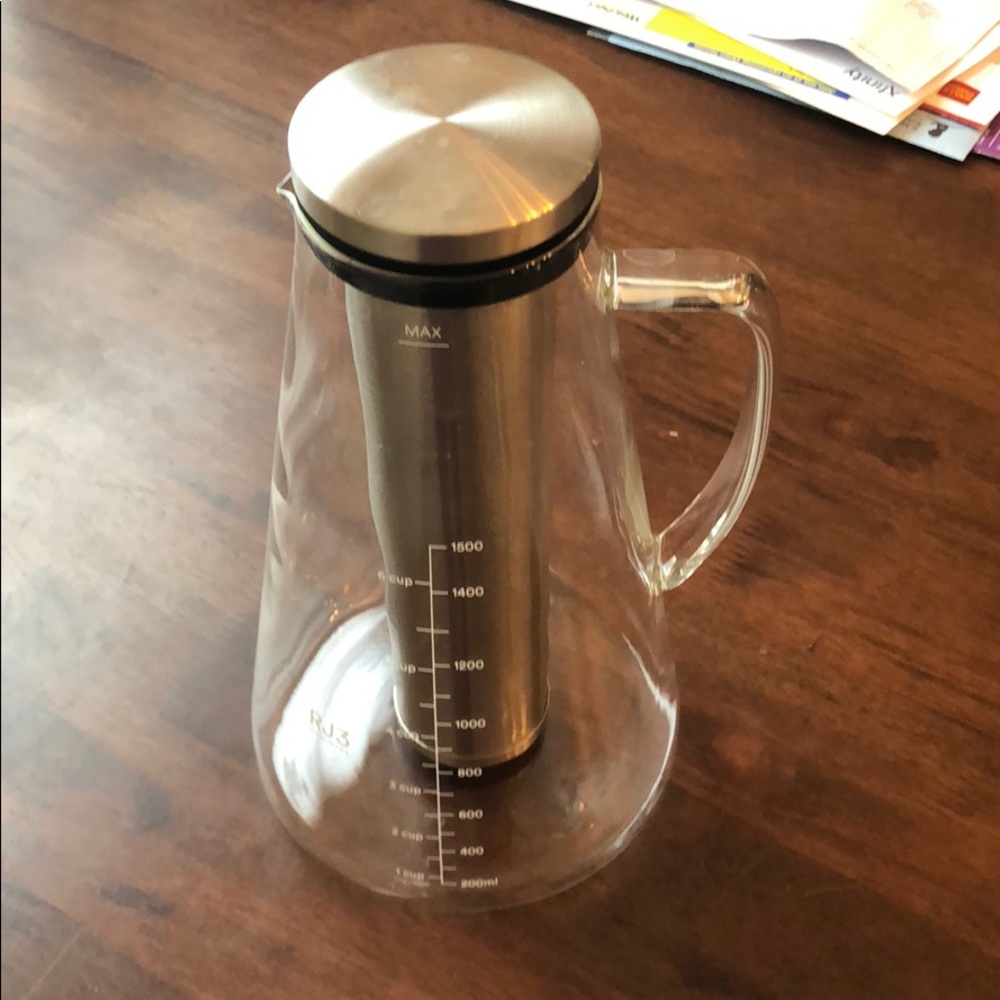 Cold brew urn